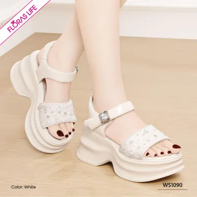 CASUAL COMFORT WOMEN’S SANDAL